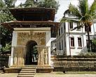 *Вход на территорию монастырского комплекса Шри Ната Девалая (Sri Natha Devalaya)