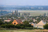 Фото около другого КПП ПМР-Молдова, со стороны Молдовы, на горизонте видны Бендеры.