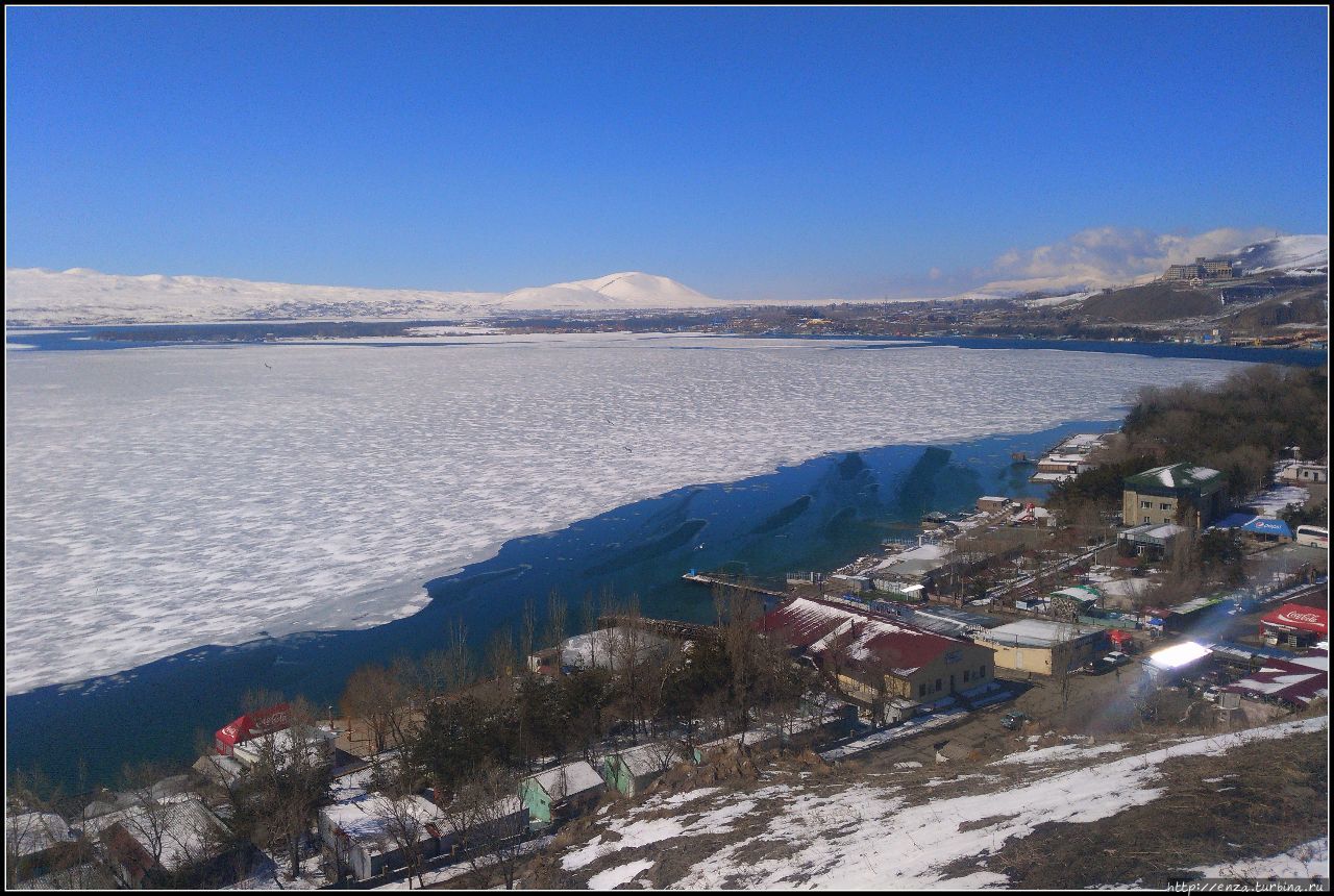 Армения. День 5. Синяя вода, Черный монастырь и золотая рыба