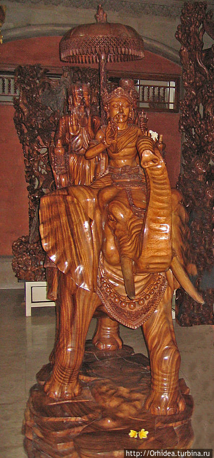 Деревянные скульптуры Бали Убуд, Индонезия
