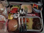 Так выглядит обед на борту Air India при перелете Москва — Нью-Дели.