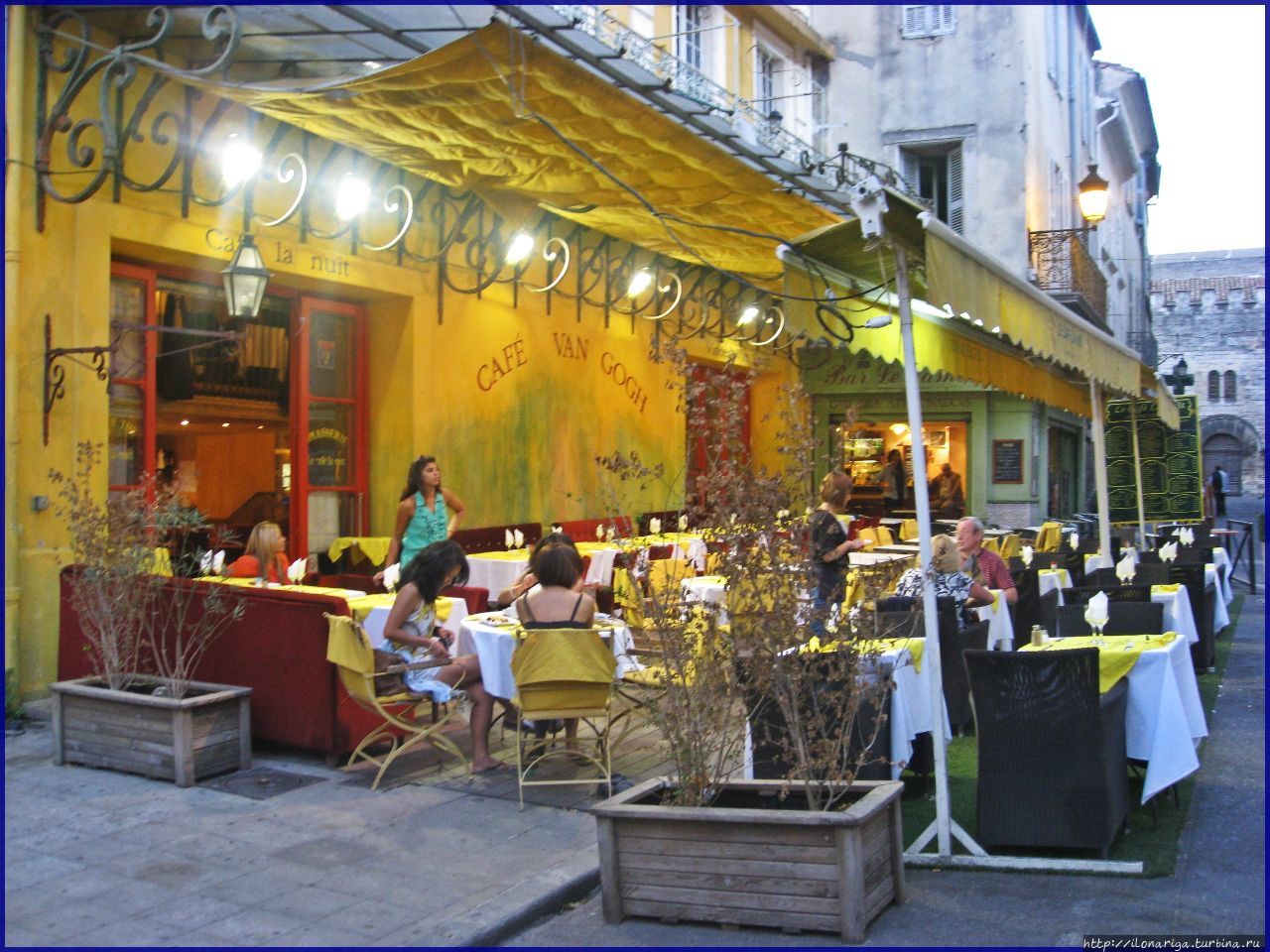 Ле Кафе Ван Гог Арль, Франция