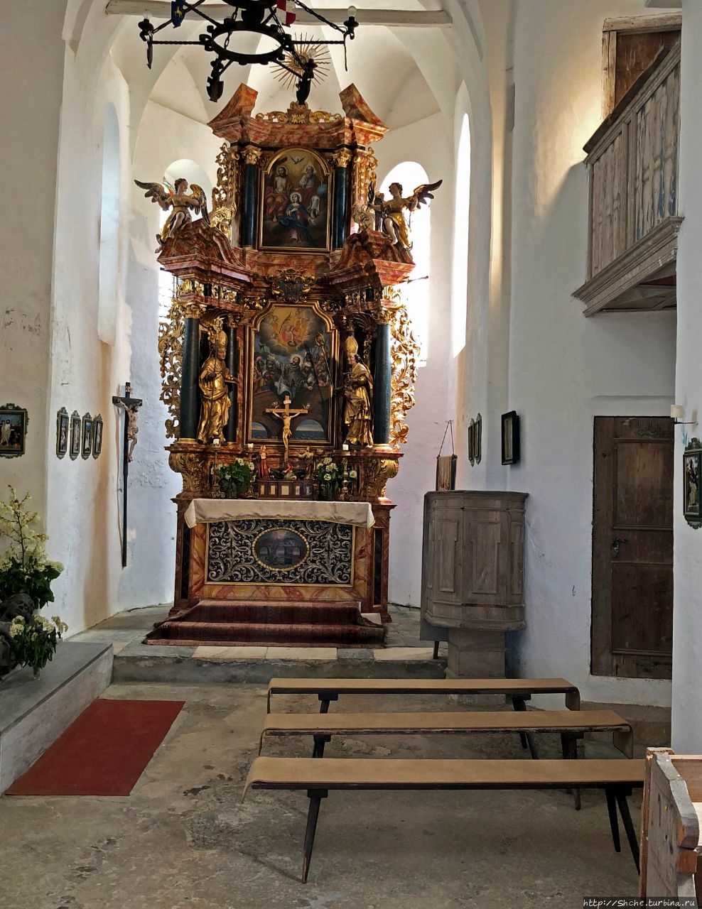 Церковь рода Кевенхюллеров замка Хохостервиц