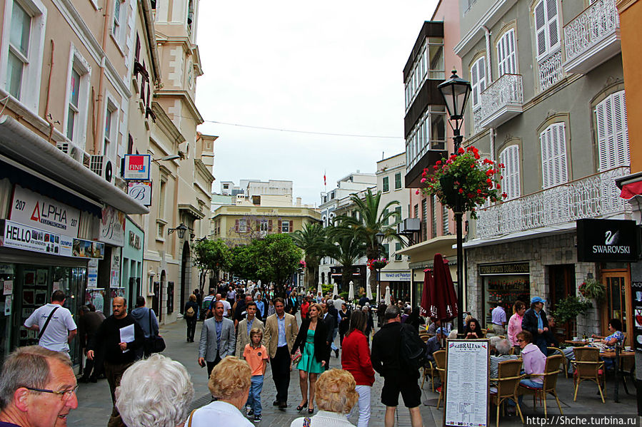 Пешеходные улицы Гибралтара Main Street и Irish Town Street Гибралтар город, Гибралтар