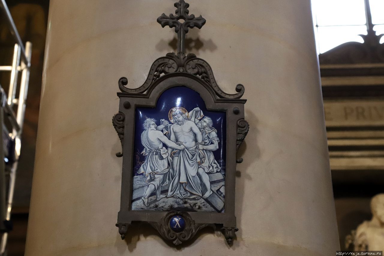 Церковь Нотер-Дам-де-Лорет Париж, Франция