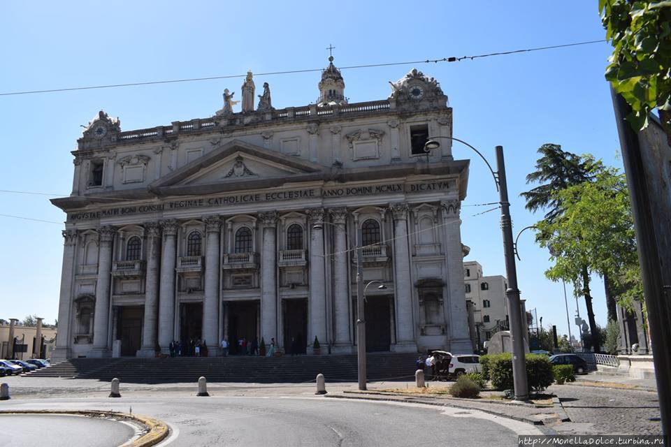Базилика дэл Инкороната Мадрэ дэл буонконсильо Неаполь, Италия