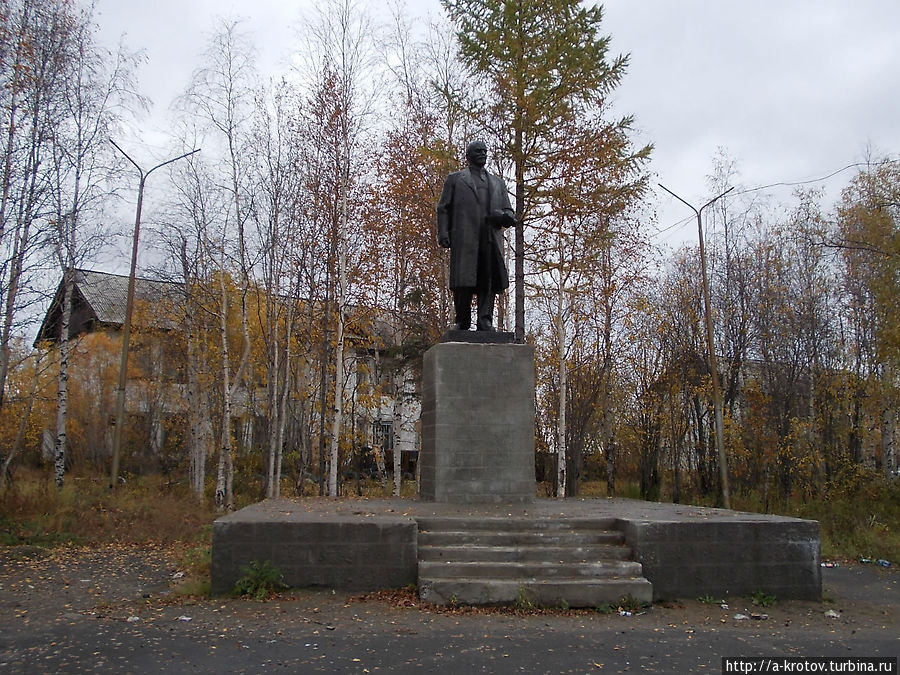 Ленин смотрит на разруху какую-то Игарка, Россия