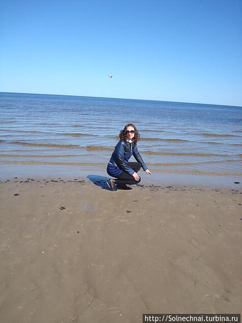 солнышко светит, погодка отличная, но снимать туфли и мочить ножки в Балтийском море могут в мае разве что настоящие моржи Рига, Латвия