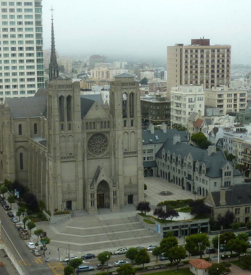 Главный кафедральный католический собор Сан Франциско. Париж, Франция