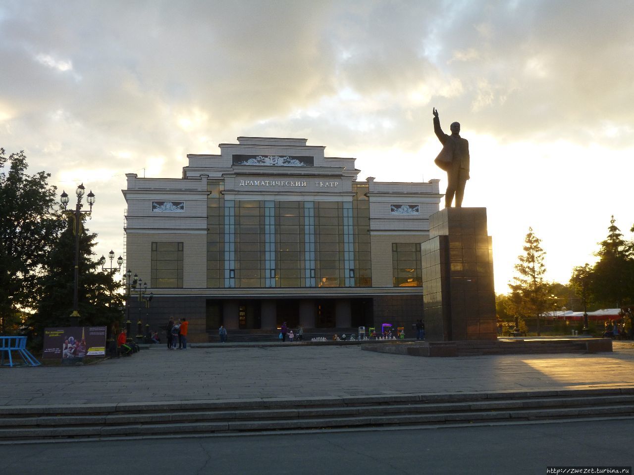 Орск, главная площадь города, — пл.Ленина, наверно... Россия