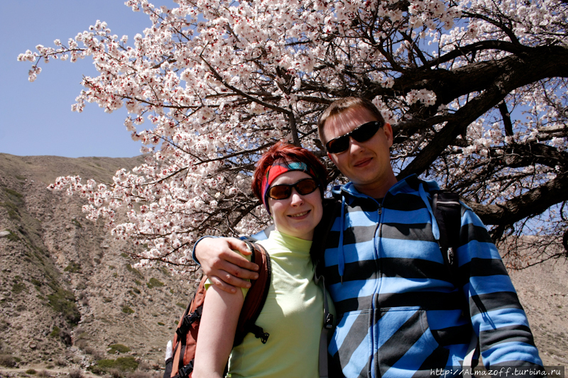 Майская цветущая Киргизия и её буддийское наследие Иссык-Кульская область, Киргизия