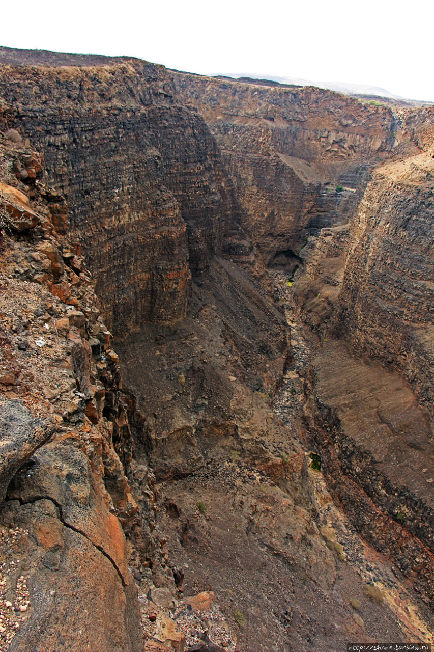 Canyon Dimbia - здесь начинается раскол Африки