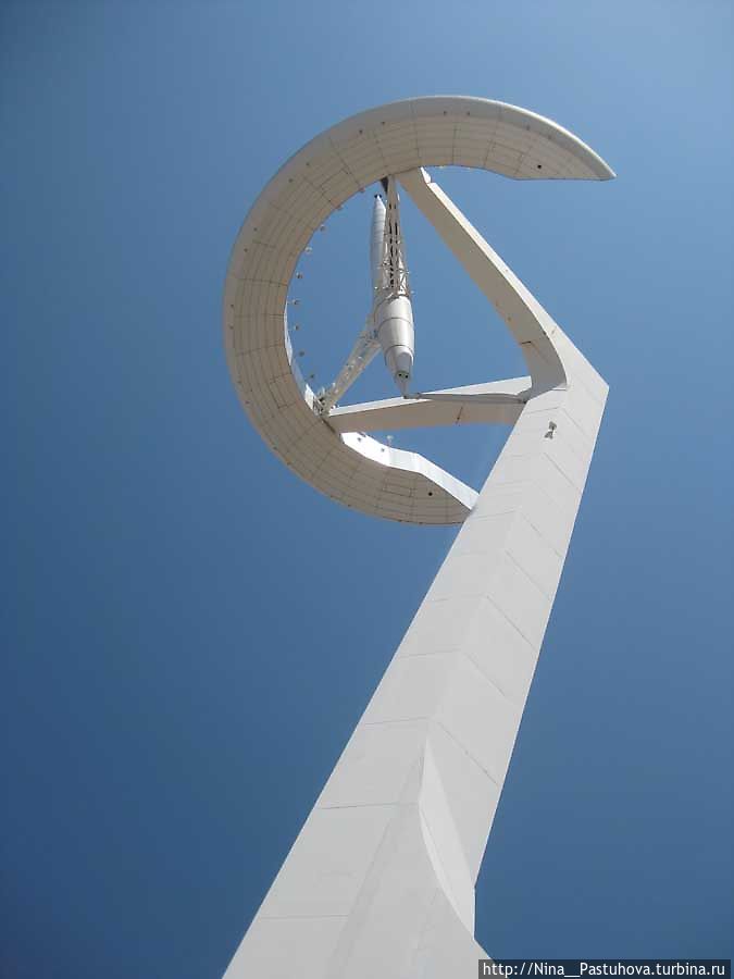 Олимпийское  кольцо  и телебашня  С.Калатравы Барселона, Испания