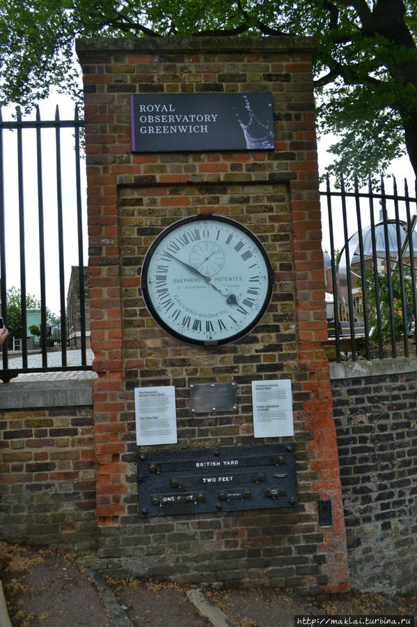 Надвратные часы Шепарда с 24-часовым циферблатом. Лондон, Великобритания