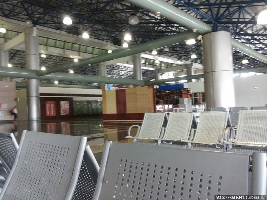 Как неожиданно провести 26 часов в аэропорту Ханоя Ханой, Вьетнам