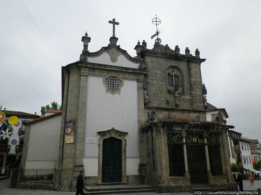 церковь Igreja de São João do Souto и капела Capela dos Coimbras Брага, Португалия