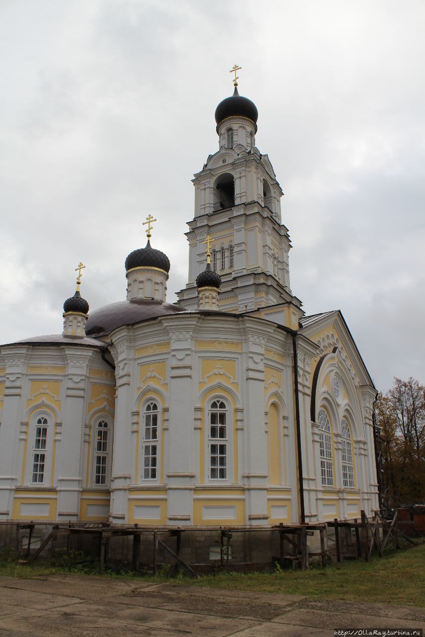 Храм Всех Святых с колокольней. Киржач, Россия