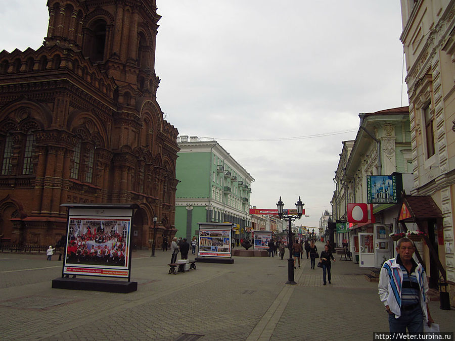 Первым делом мы, естественно, отправились на «казанский Арбат»: пешеходную улицу Имени Баумана. Казань, Россия