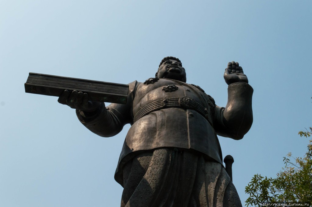 Король Сисааванг Вонг. Фото из интернета