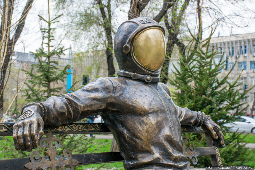 Памятник Юрию Гагарину / Gagarin monument