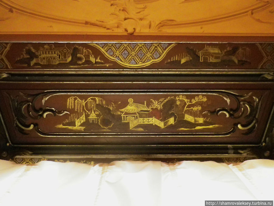 Ораниенбаум. Лаковая миниатюра во дворце Петра III Ломоносов, Россия