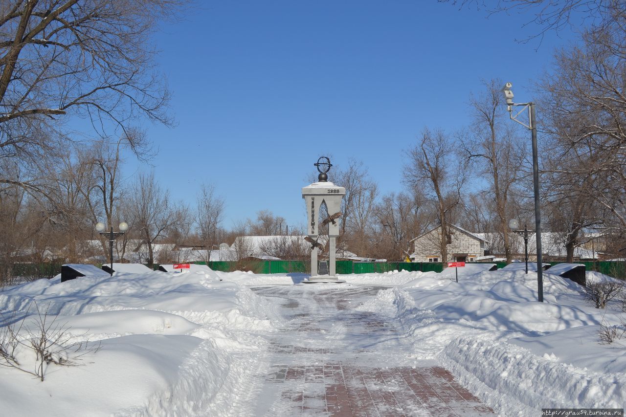 Памятник чернобыльцам Уральск, Казахстан