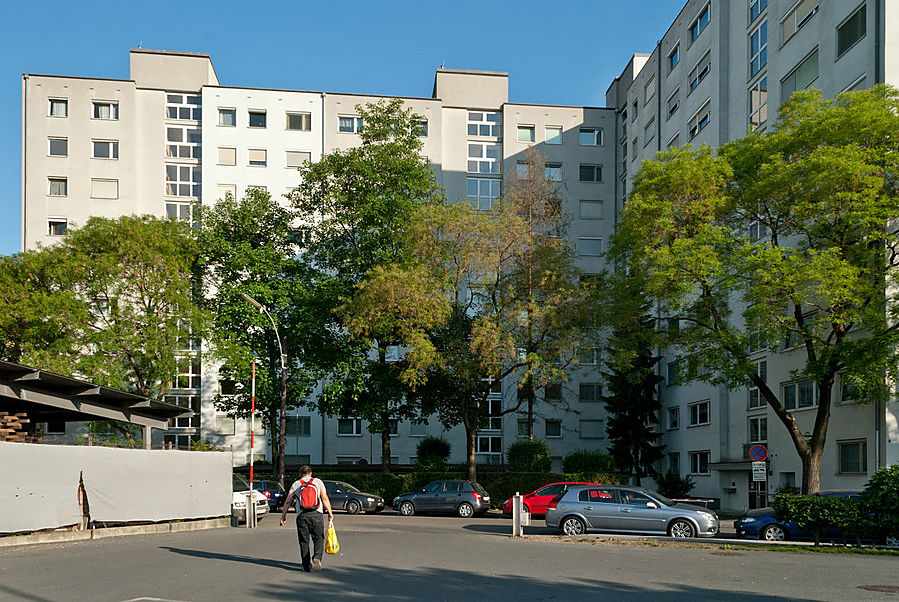 Таких высоток социального жилья в Граце наберется штук пять или шесть.