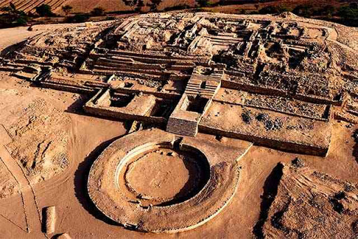 Раскопки города Карал-Супе / Sitio archeologico Caral-Supe