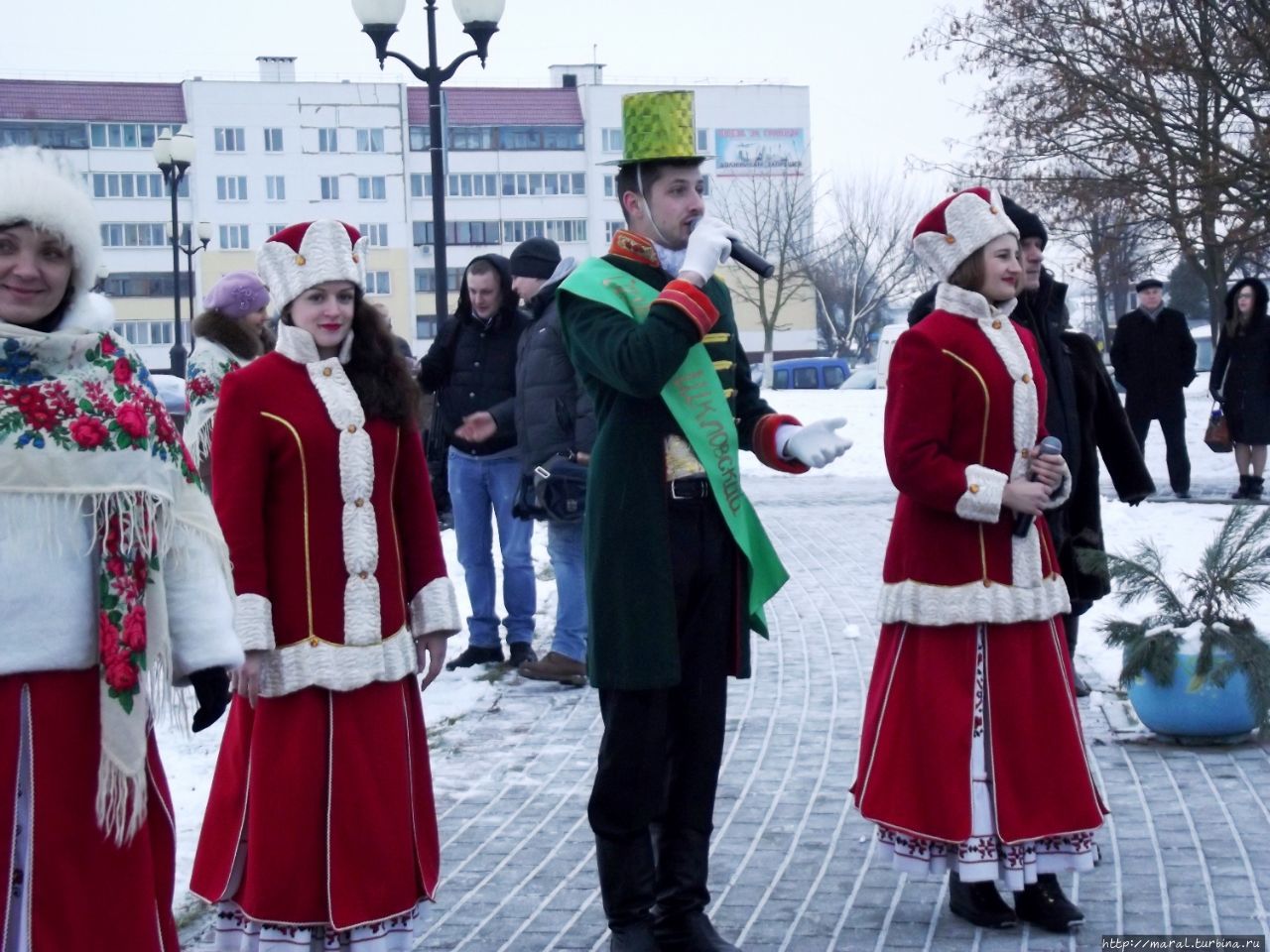 Памятники Огурцу и Петру Алейникову Шклов, Беларусь