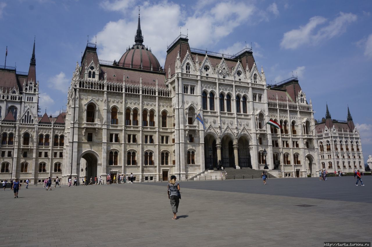 Парламент и его достойное окружение Будапешт, Венгрия