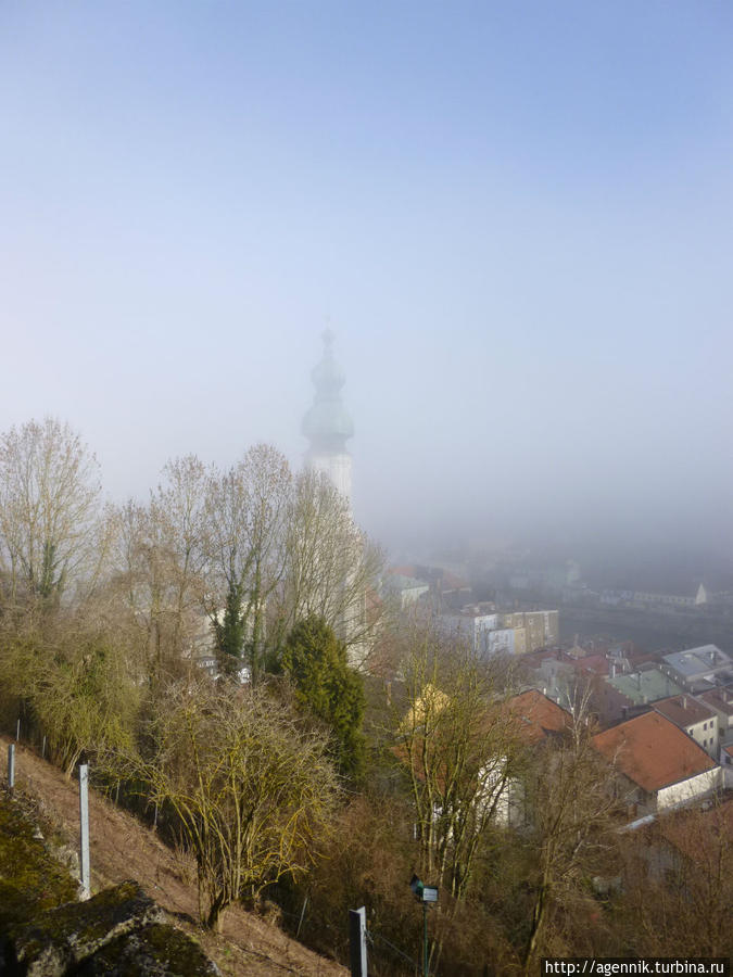 Крепость в тумане Бургхаузен, Германия
