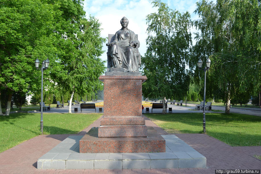 Памятник Екатерине II Маркс, Россия