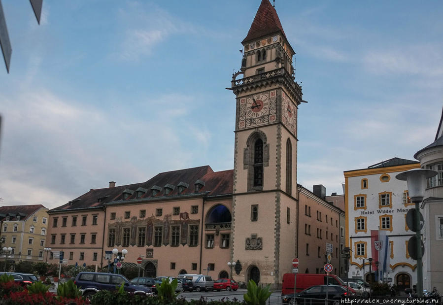 Rathaus во всех немецких городах на главной площади Пассау, Германия