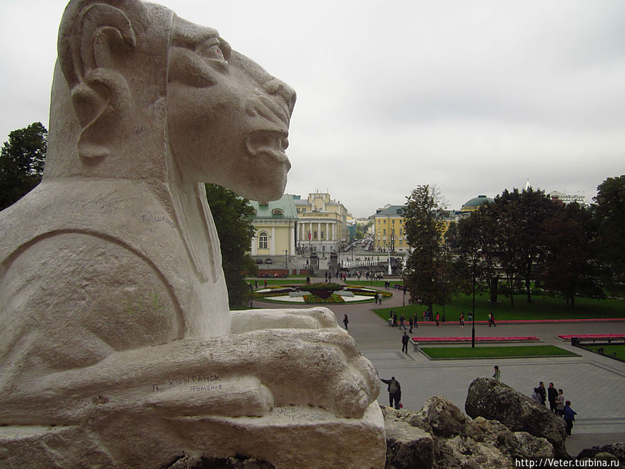 Лев на страже Кремля. Москва, Россия