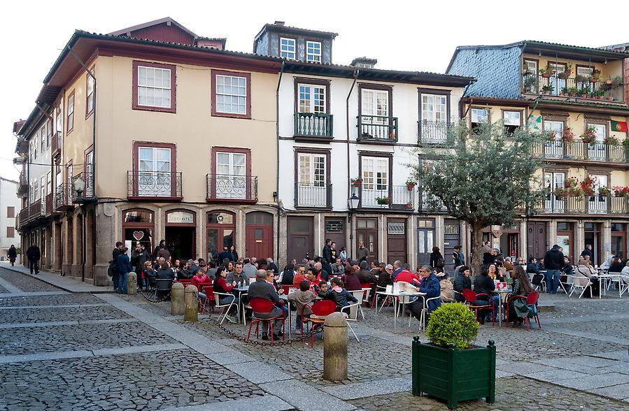 И теперь первое, что бросается в глаза туристу, который уже не первый день в Португалии, — это удивительная чистота и аккуратность во всех мелочах.