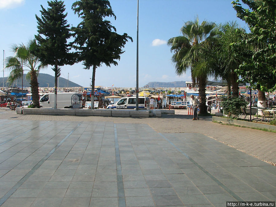Припортовая площадь Каш, Турция