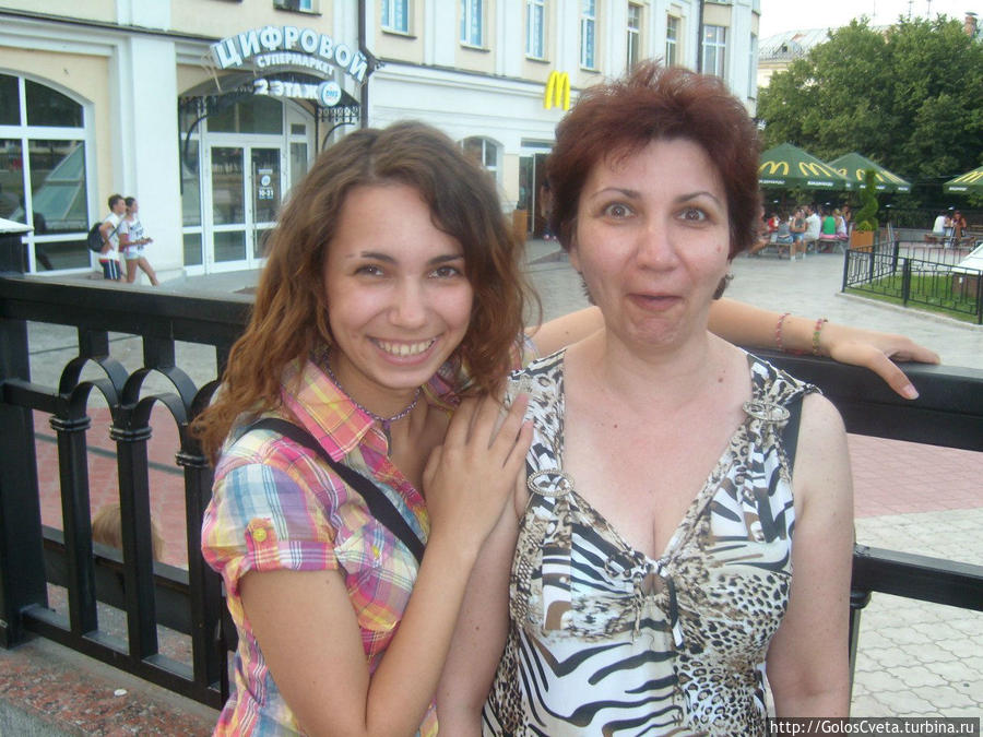 С мамой Владимир, Россия