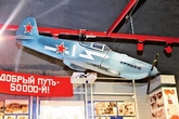 Як-9 в музее МТЗ напоминает, что завод построен на месте существовавшего здесь когда-то авиазавода, что был разрушен в войну