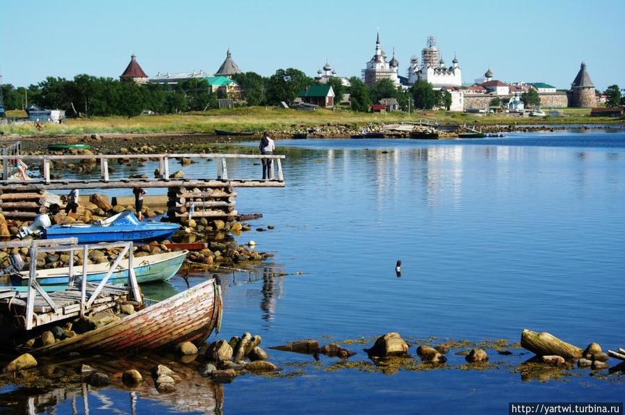 Панорама Соловецкого монастыря от пристани Соловецкие острова, Россия