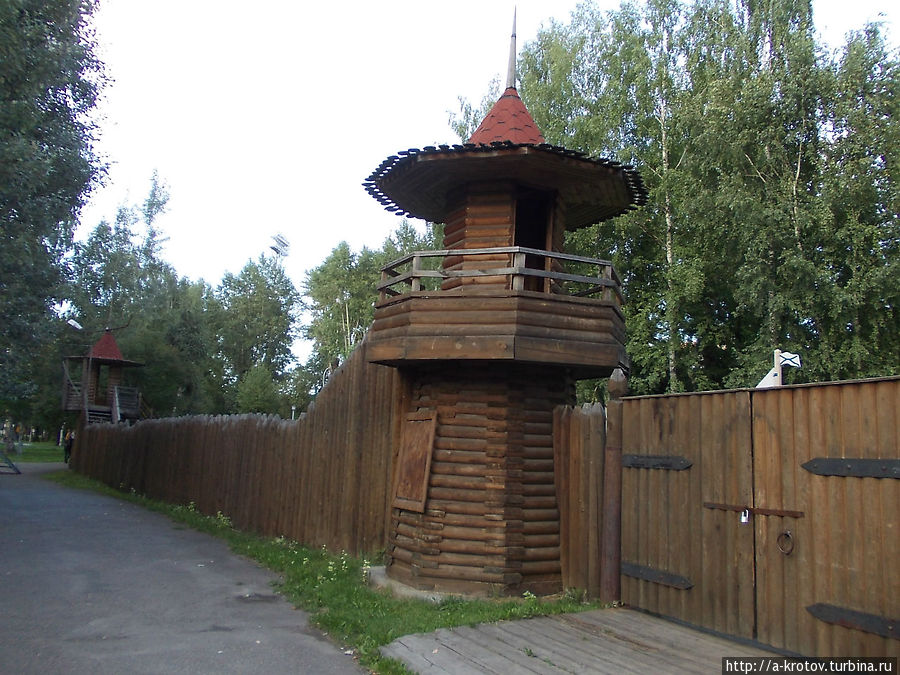 ложный Томский острог (в парке отдыха, для детей, вход 50 рублей) Томск, Россия