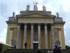 Кафедральный собор (базилика) — 2-й по величине в Венгрии.