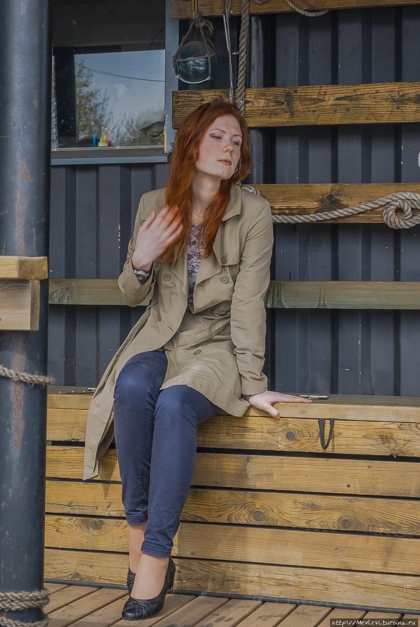 Красивые девушки, лодки, май месяц Рига, Латвия