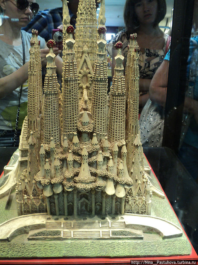 Саграда Фамилия в миниатюре. Окончательный вариант храма Барселона, Испания