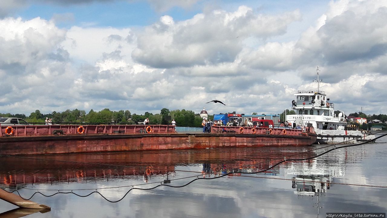 Паромная переправа. Углич, Россия