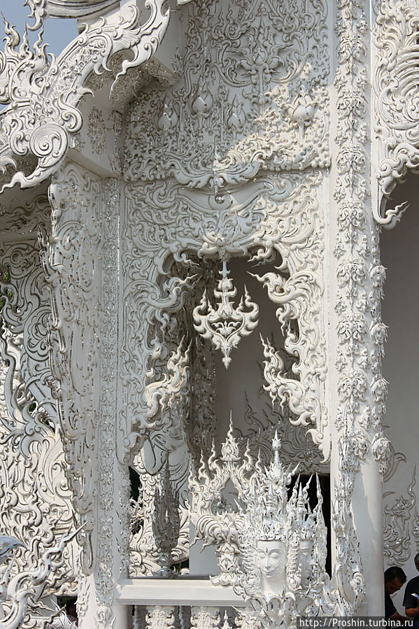 Чианграй, 5-й день, Ват  Ронг Кун (Wat Rong Koon) Чианграй, Таиланд