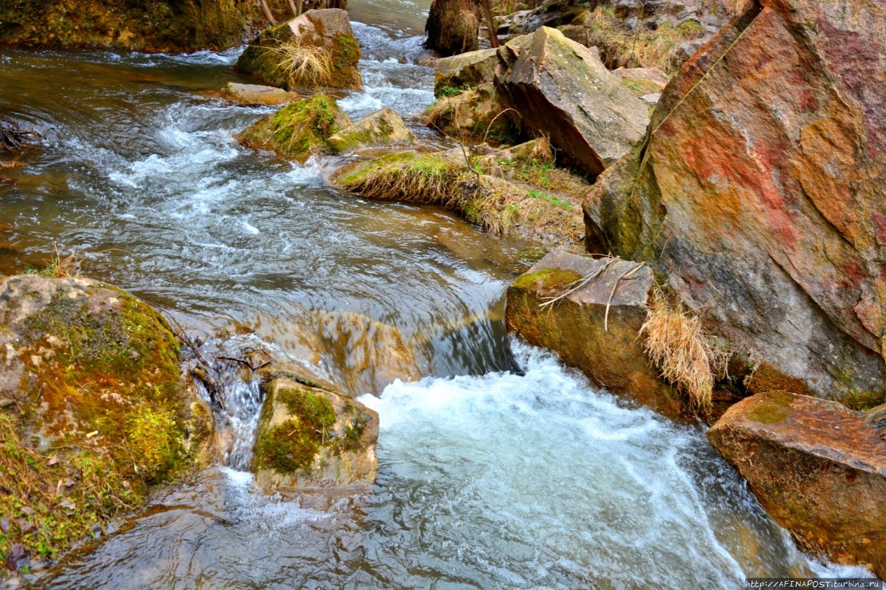 Урочище Медовые водопады Красный Курган, Россия