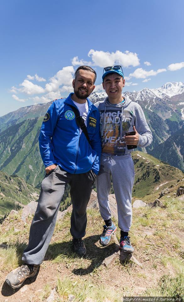 КазГео отметило день рождения массовым восхождением на пик Иле-Алатауский Национальный Парк, Казахстан