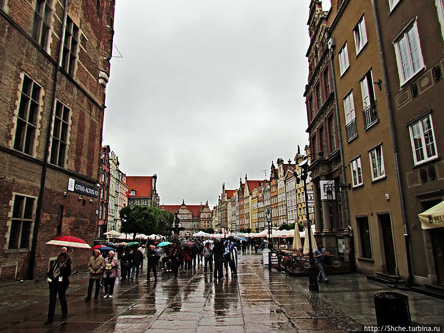 а это фото с улицы Длуга, продолжения Королевского тракта Гданьск, Польша