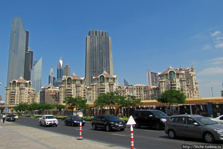 Кусочек пешеходной дорожки Дубай, ОАЭ