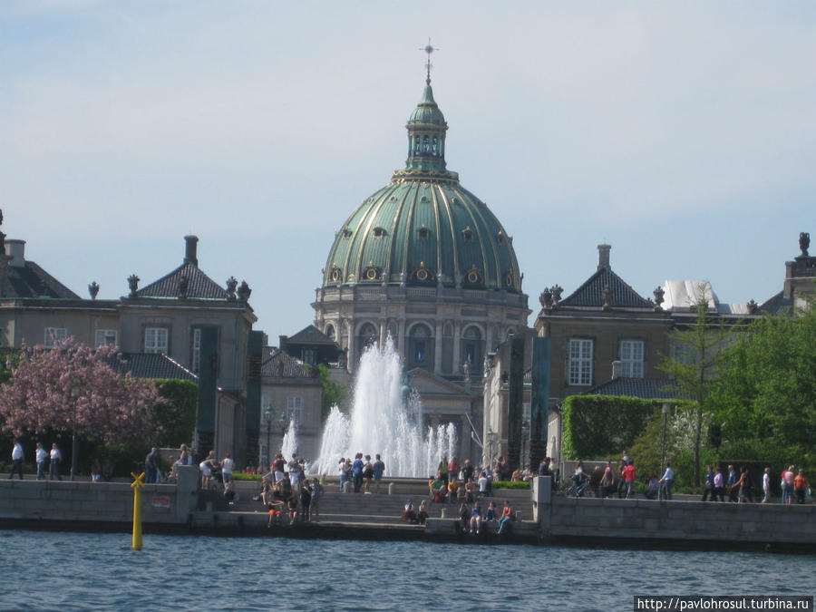вид на дворцовою площадь и церковь Фредерика Копенгаген, Дания